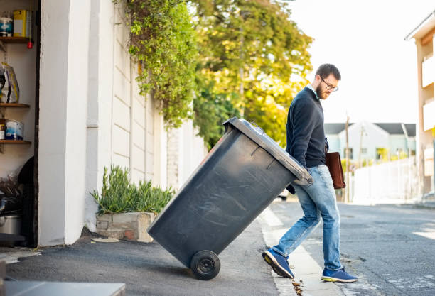 Best Yard Waste Removal  in Pleasantville, IA
